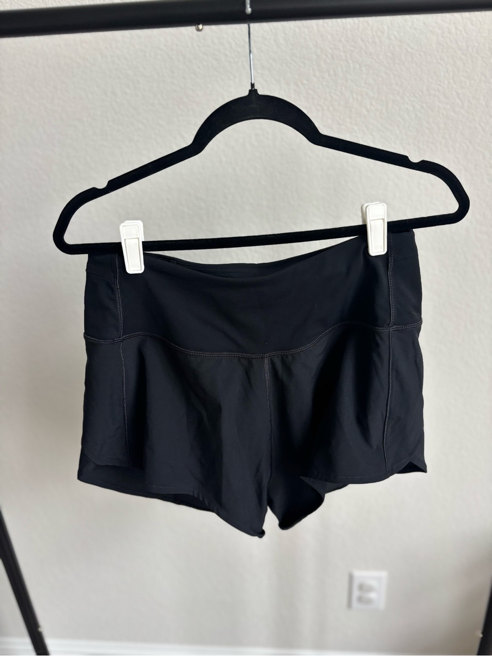 Quince Weightless Highrise Shorts